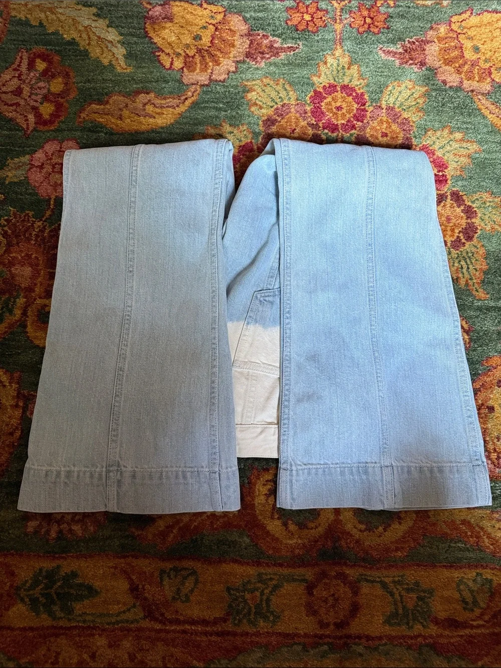 Ulla Johnson Martyna Ombré High-Rise cropped flare Jeans in Light Blue and cream - Picture 9 of 13